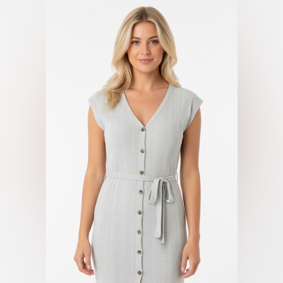 Caution To The Wind Dresses & Skirts - CAUTION to the wind size medium grey boho midi dress